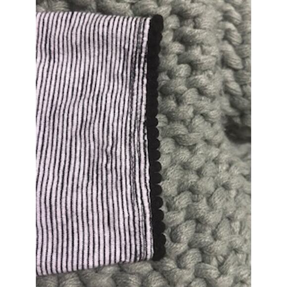 Talbots Woman Black and White Striped Tunic with Crochet Trim Plus Size 1X - Picture 6 of 7